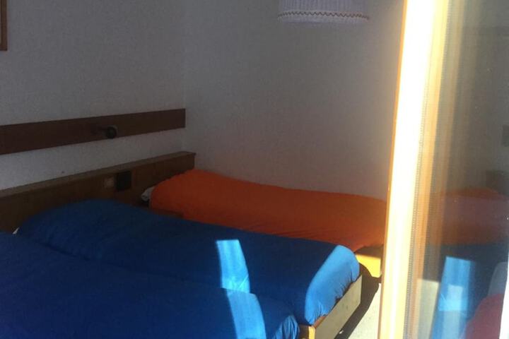 Room 10 of 49