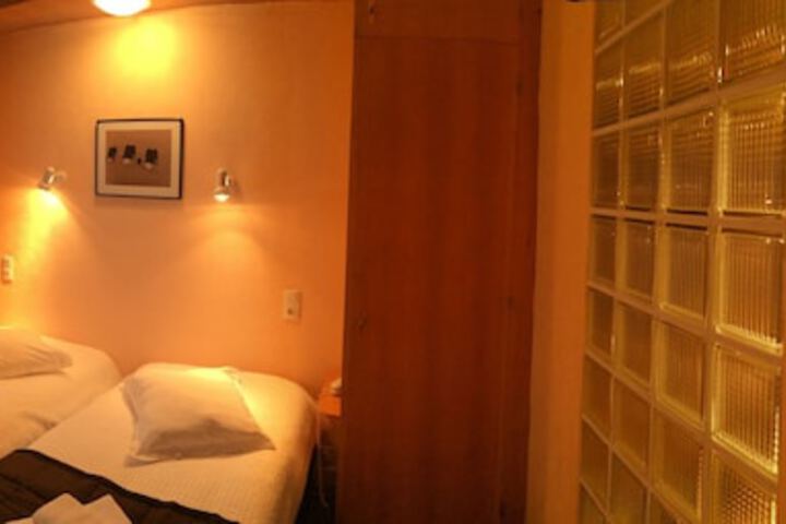 Room 4 of 62