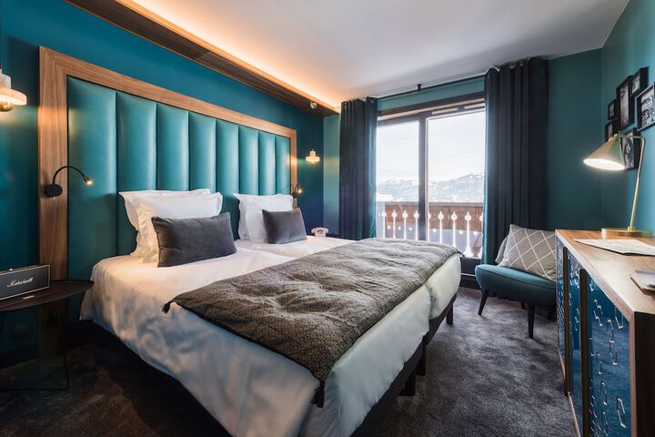 Room 32 of 100