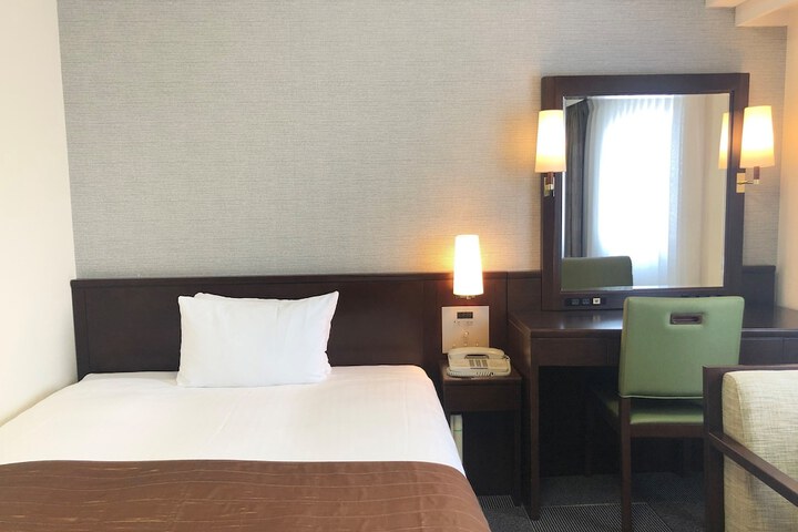 Room 8 of 44