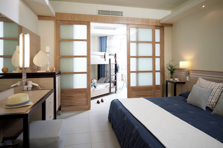 Room 9 of 129