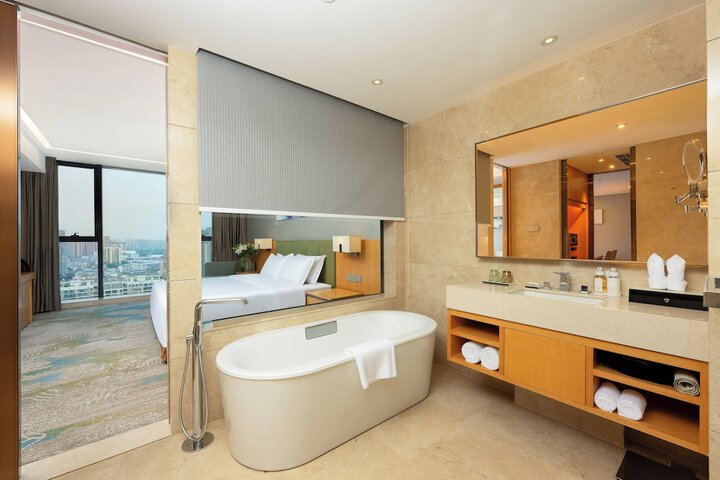 Room 42 of 116