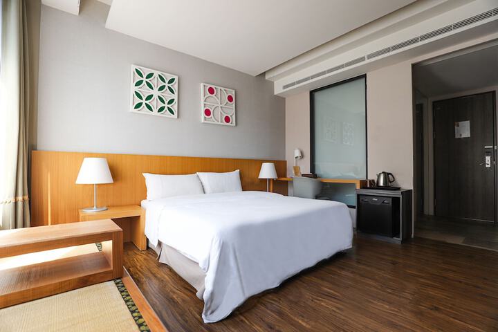 Room 8 of 70