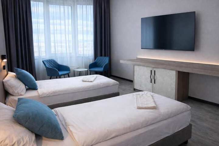 Room 3 of 10