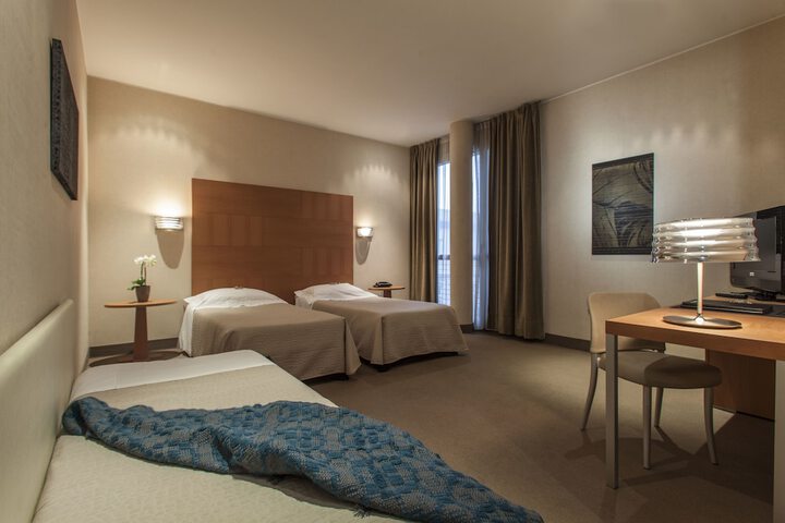 Room 4 of 29
