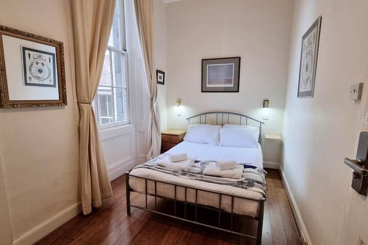 Room 21 of 45