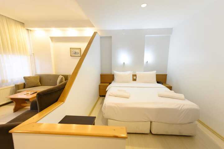 Room 21 of 48