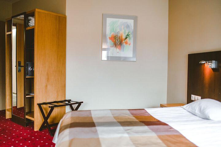 Room 25 of 85