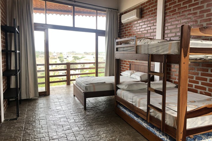 Room 9 of 75