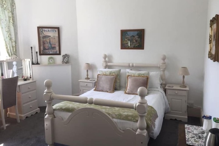 Room 3 of 38