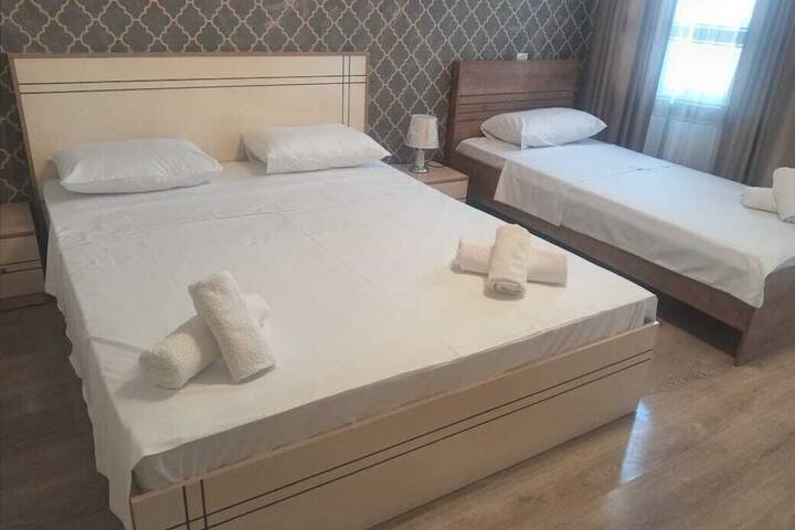 Room 2 of 32