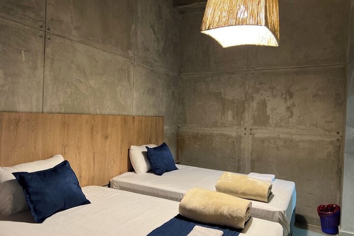 Room 20 of 33