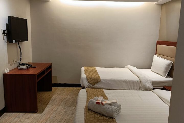 Room 21 of 36
