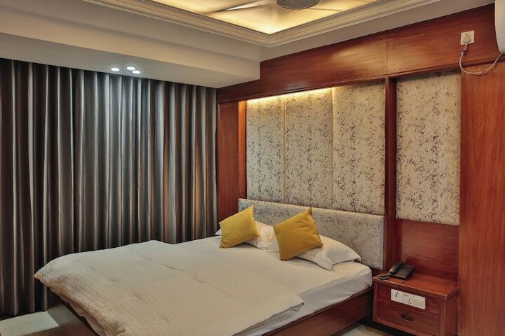 Room 3 of 32