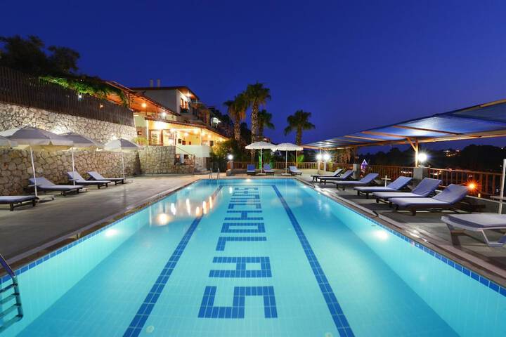 Pool 39 of 68