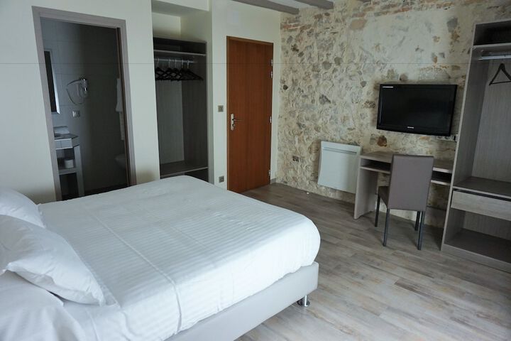 Room 3 of 56
