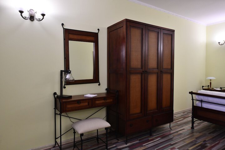 Room 19 of 29