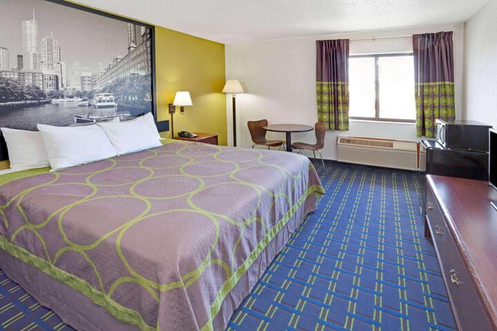 1 King Bed (14 of 16)
