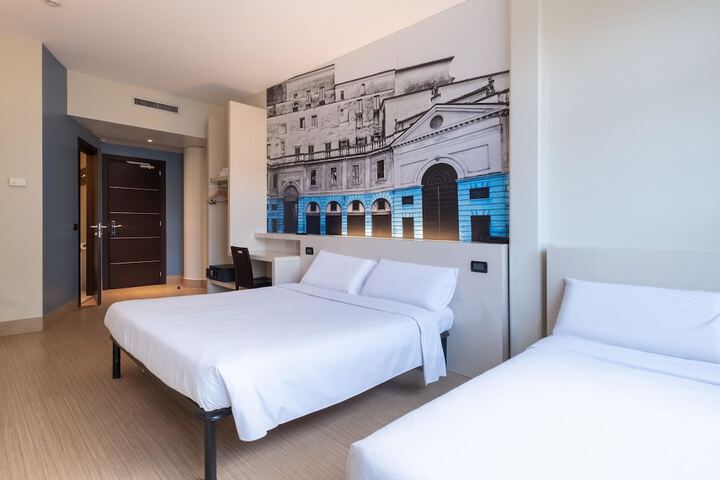Room 19 of 68