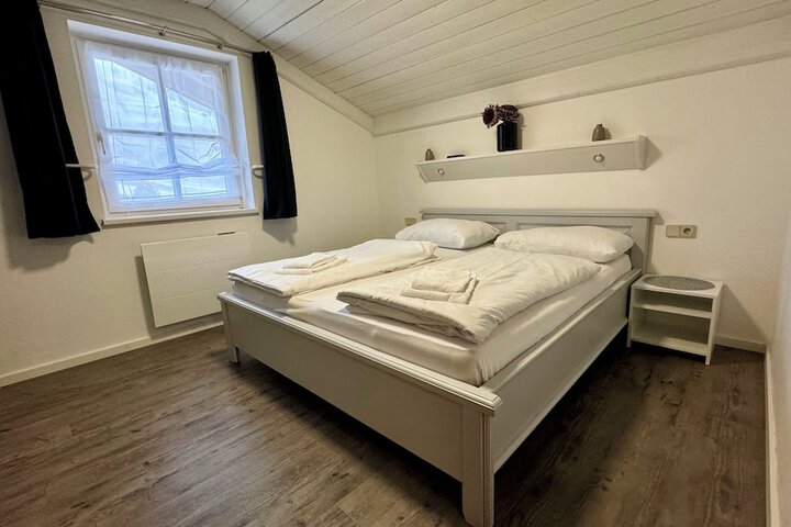 Room 7 of 51