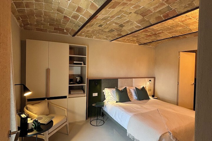 Room 17 of 62