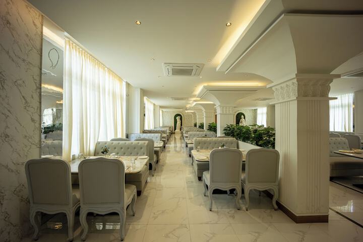 Dining 44 of 70