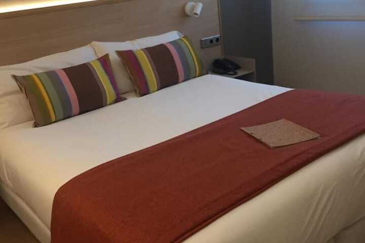 Room 17 of 39