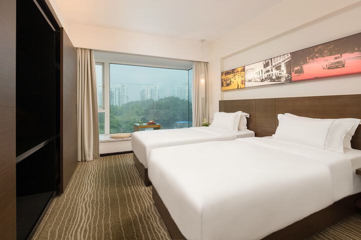 Room 34 of 69