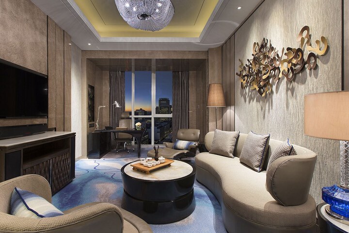 Room 15 of 74