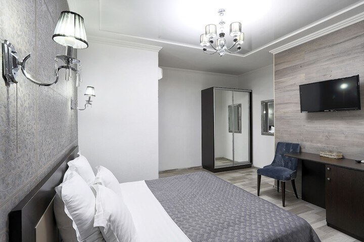 Room 9 of 49