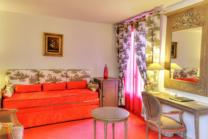 Room 4 of 60
