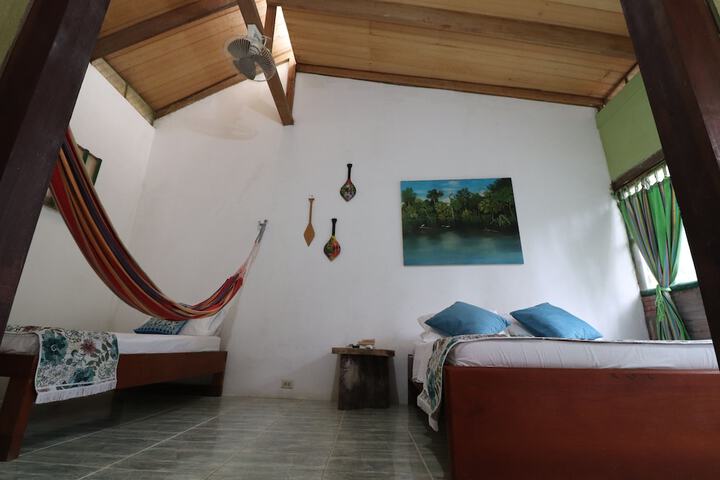 Room 13 of 20