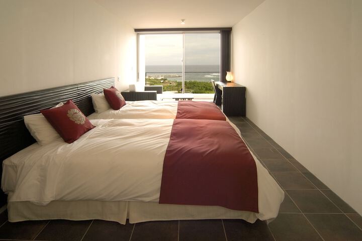 Room 3 of 23