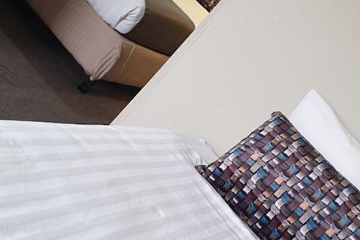 Room 19 of 33
