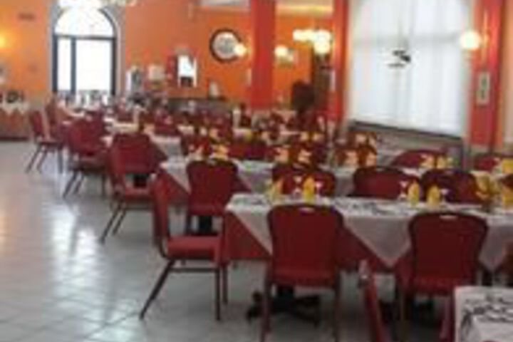 Dining 16 of 20
