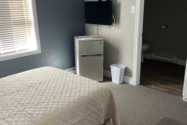 Room 9 of 28