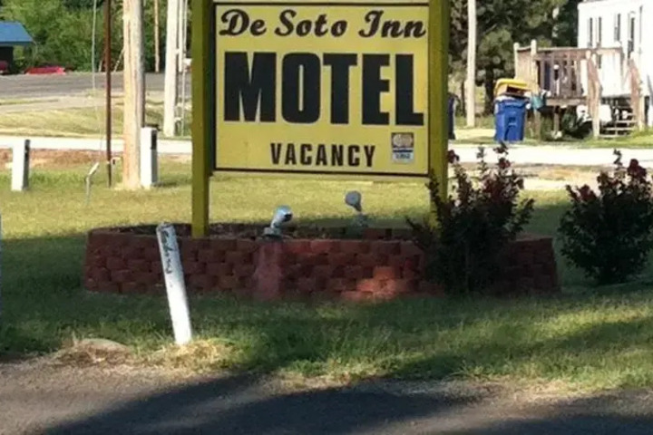 Exterior of DE SOTO INN MOTEL