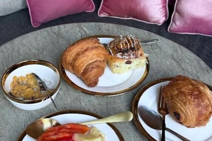 Breakfast/Coffee Service 170 of 174