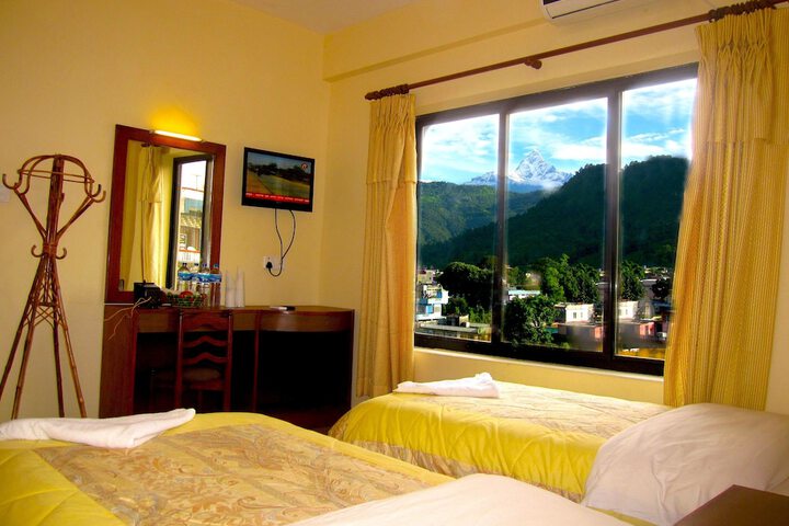 Room 10 of 38