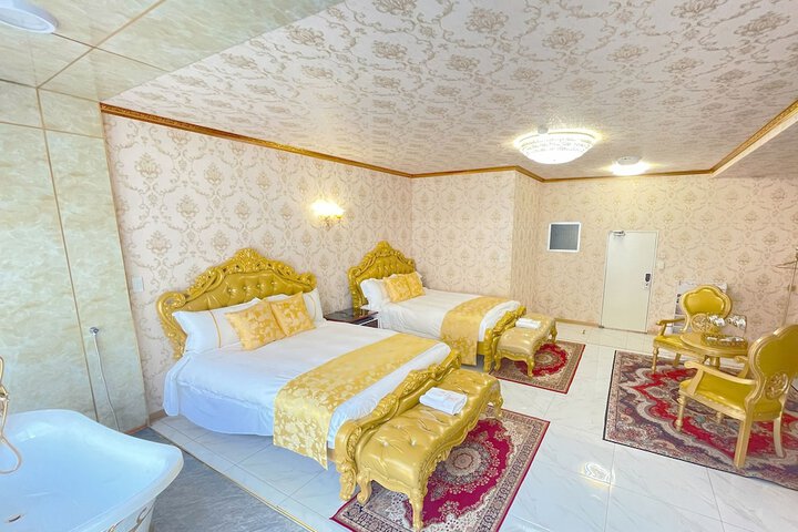 Room 72 of 185