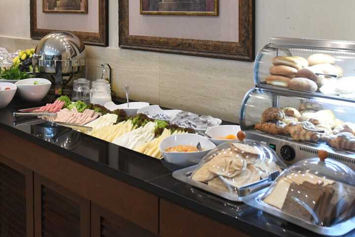 Breakfast/Coffee Service 86 of 99