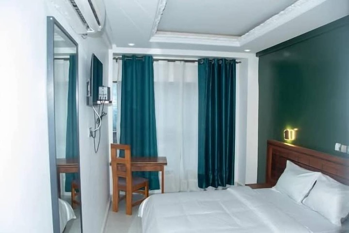 Room 3 of 5