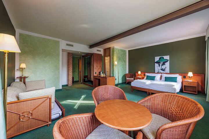Room 33 of 57