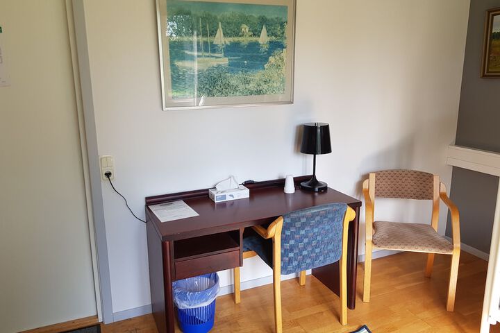 Room 33 of 176