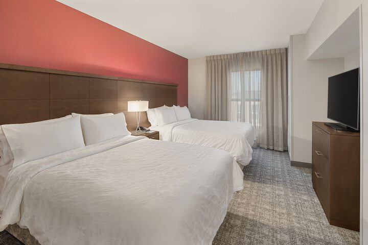 2 Bedroom Suite 1 King 2 Queen Accessible (18 of 22)