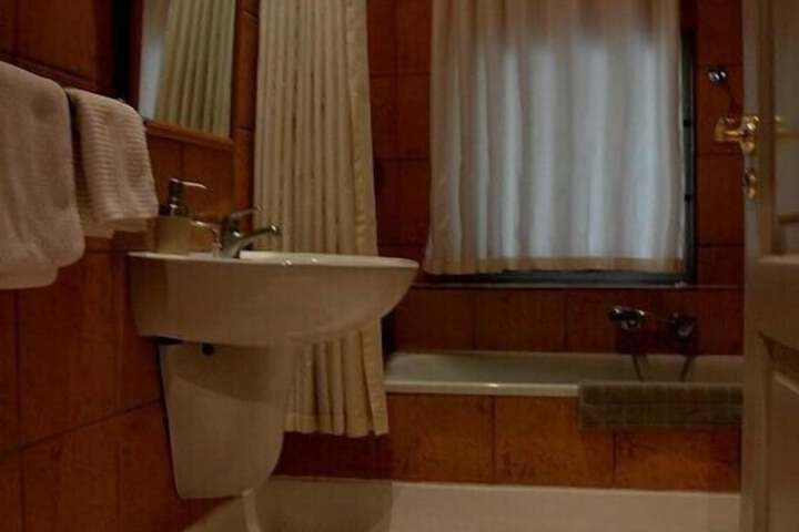 Room 13 of 22