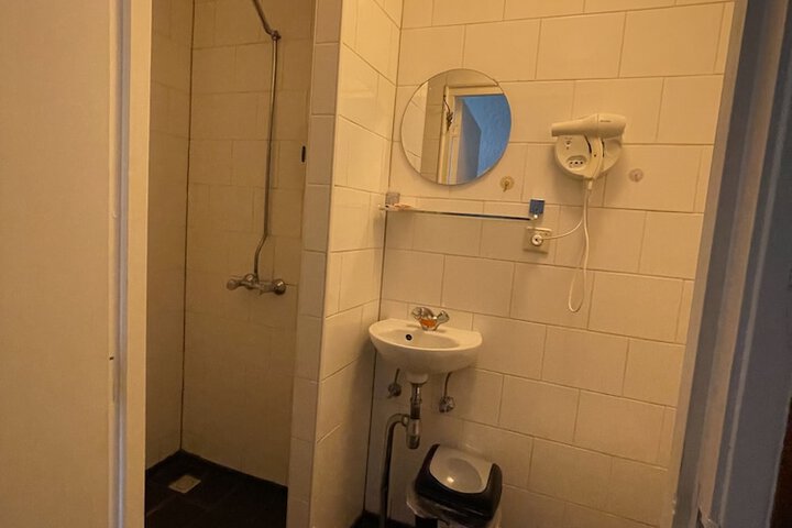Room 42 of 56