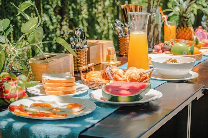 Breakfast/Coffee Service 99 of 113