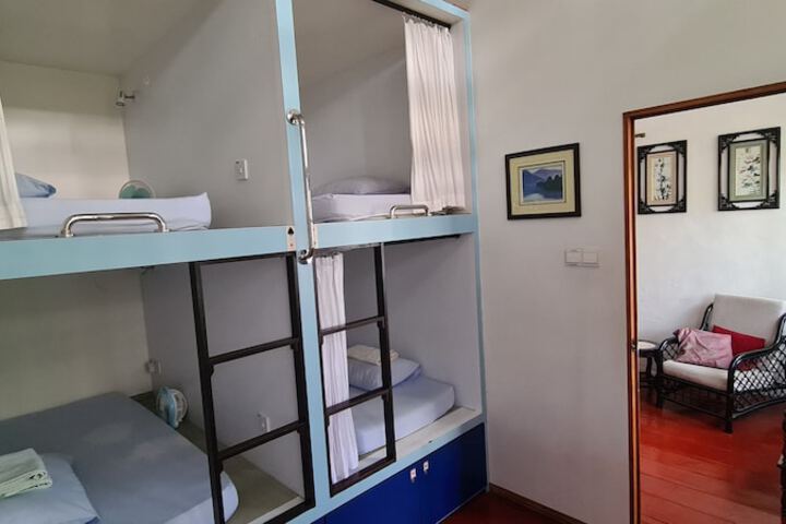 Room 27 of 94