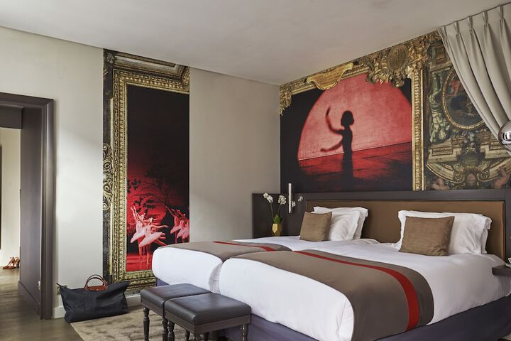 Room 29 of 151